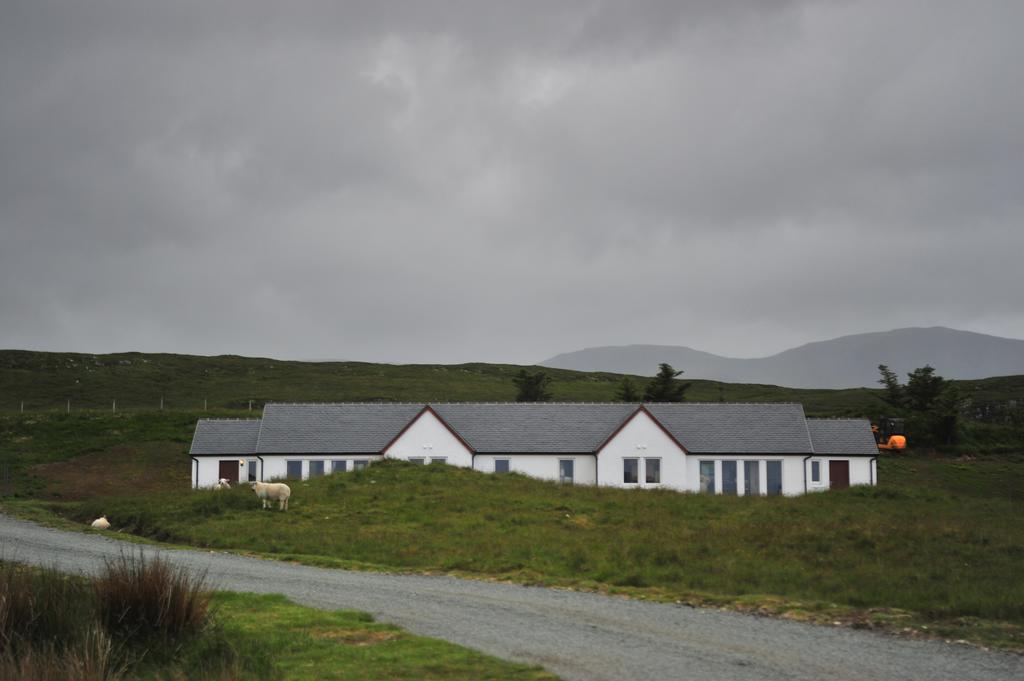Hartaval & Baca Ruadh Apartment Staffin Exterior photo